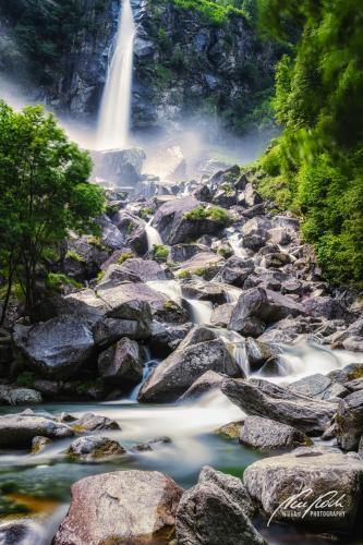 LBU006-07540-Tessiner-Bergbach-mit-Wasserfall
