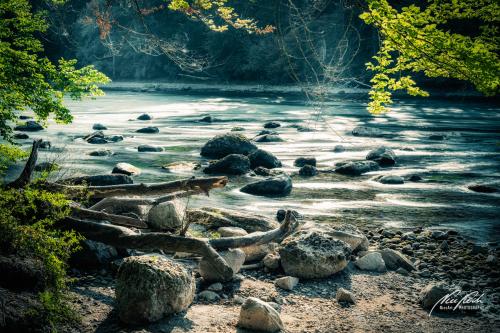 LBU009-08416-Zauberhafte-Stimmung-am-Fluss