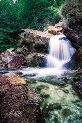 LBU010-08589-Wasserfall-im-Verzascatal